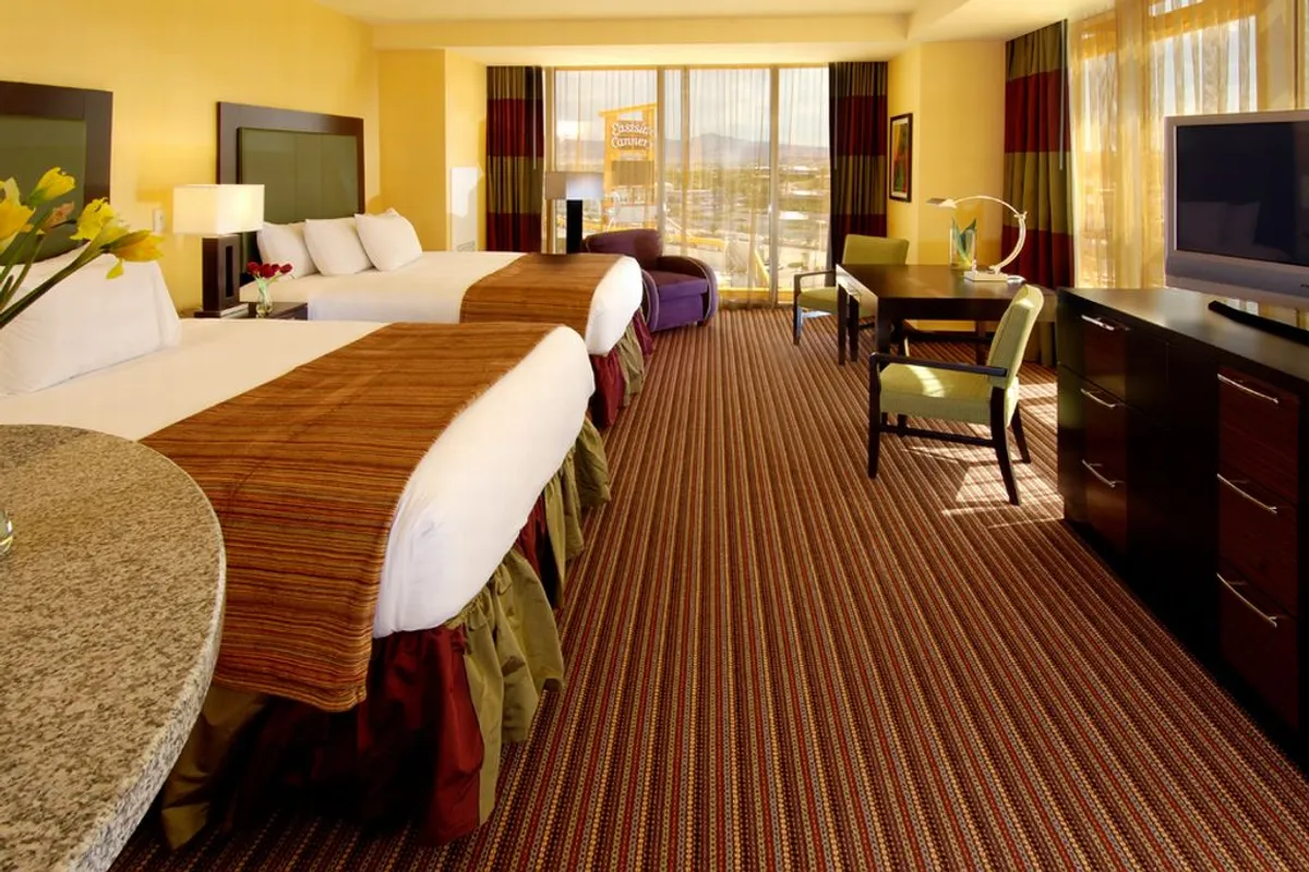 Hotel & Casino: Eastside Cannery Stay